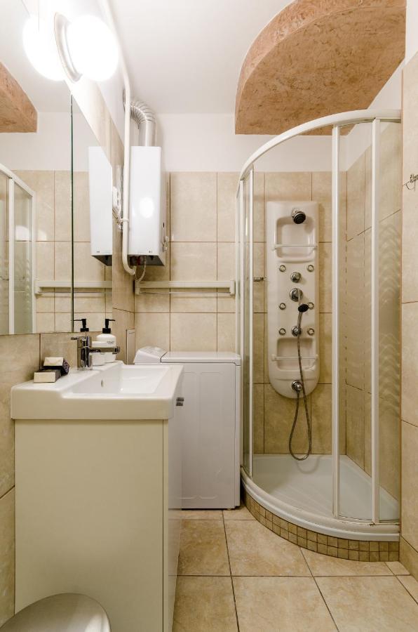 Paulay'S Studio Apartment In The City Center. Boedapest Buitenkant foto